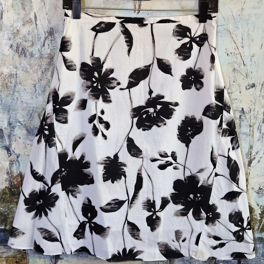 George W's Lined 100% Cotton Black& White Floral Flare Skirt Sz S